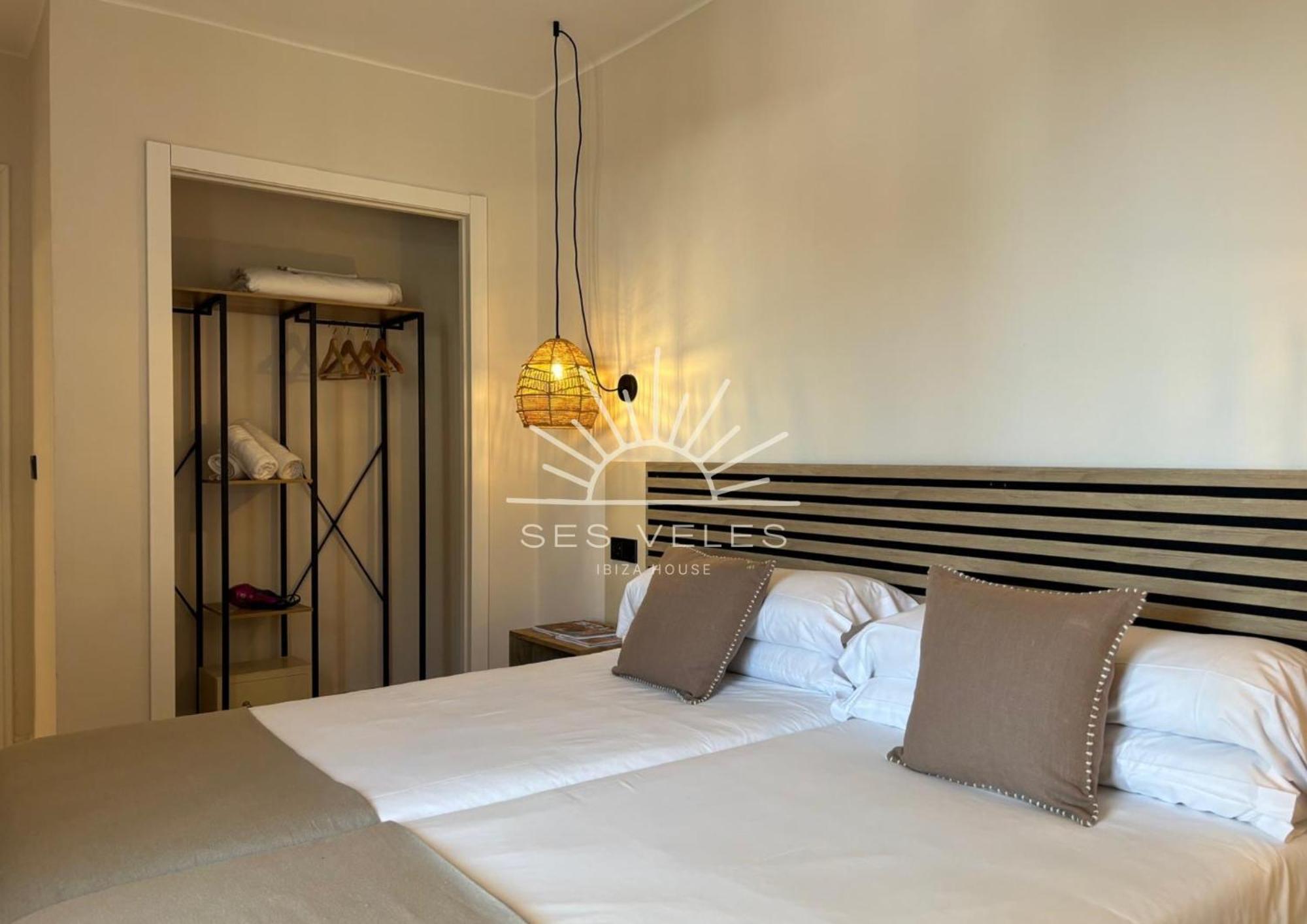 Apartamentos Ses Veles Cala Llonga  Exteriör bild