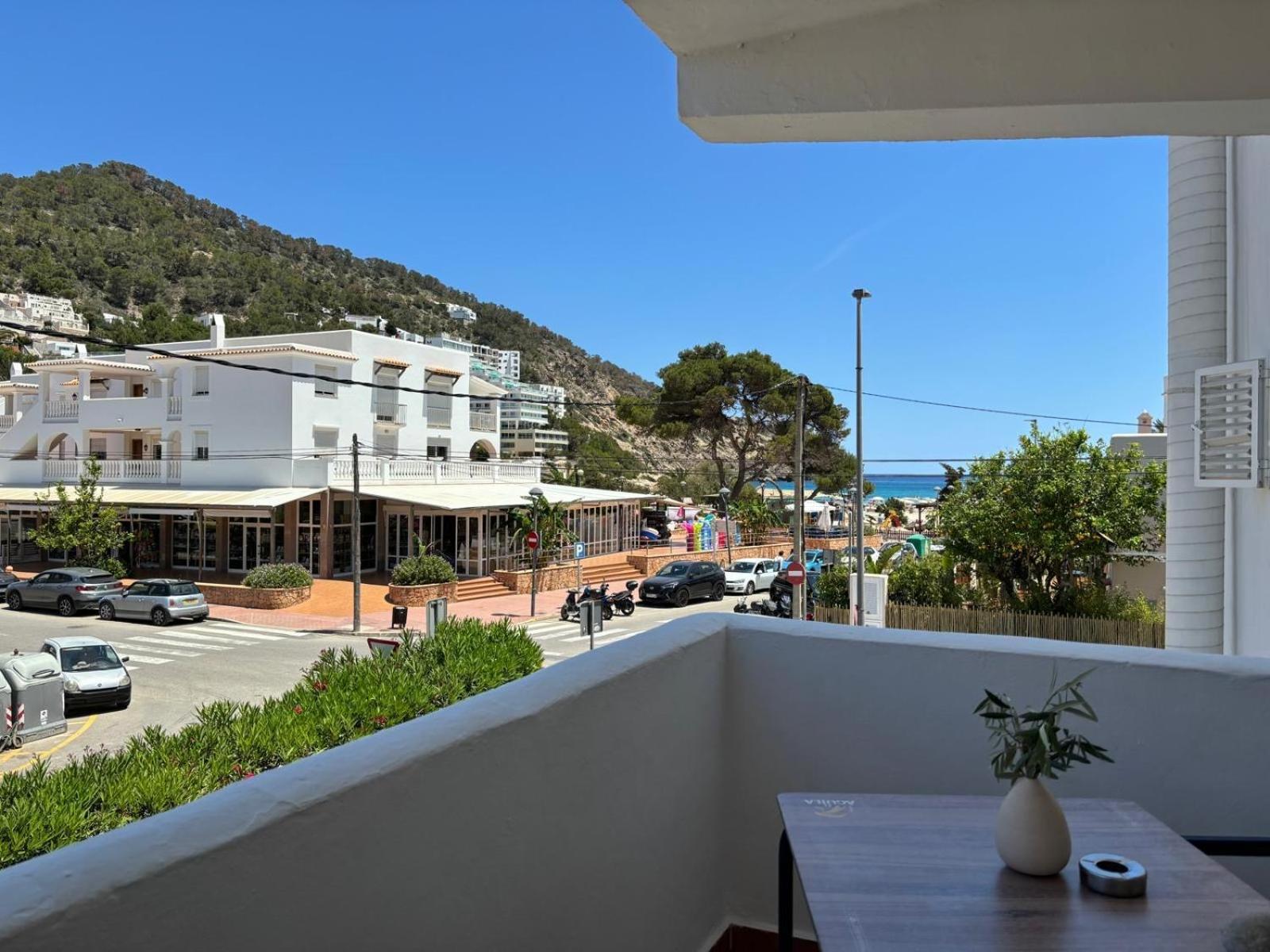 Apartamentos Ses Veles Cala Llonga  Rum bild