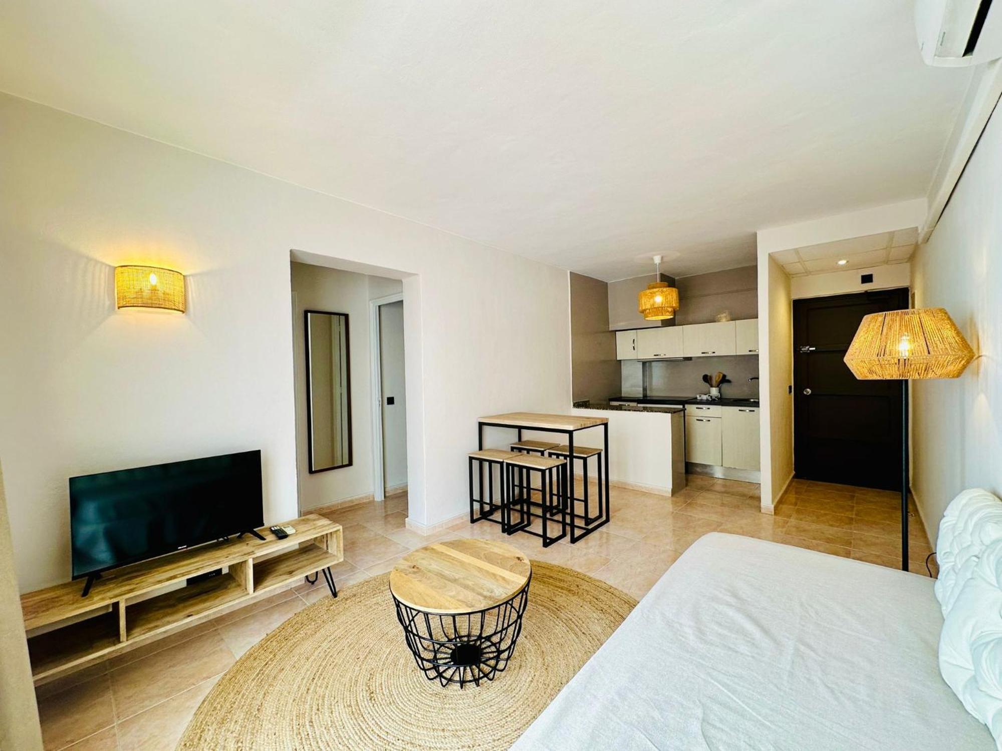 Apartamentos Ses Veles Cala Llonga  Exteriör bild