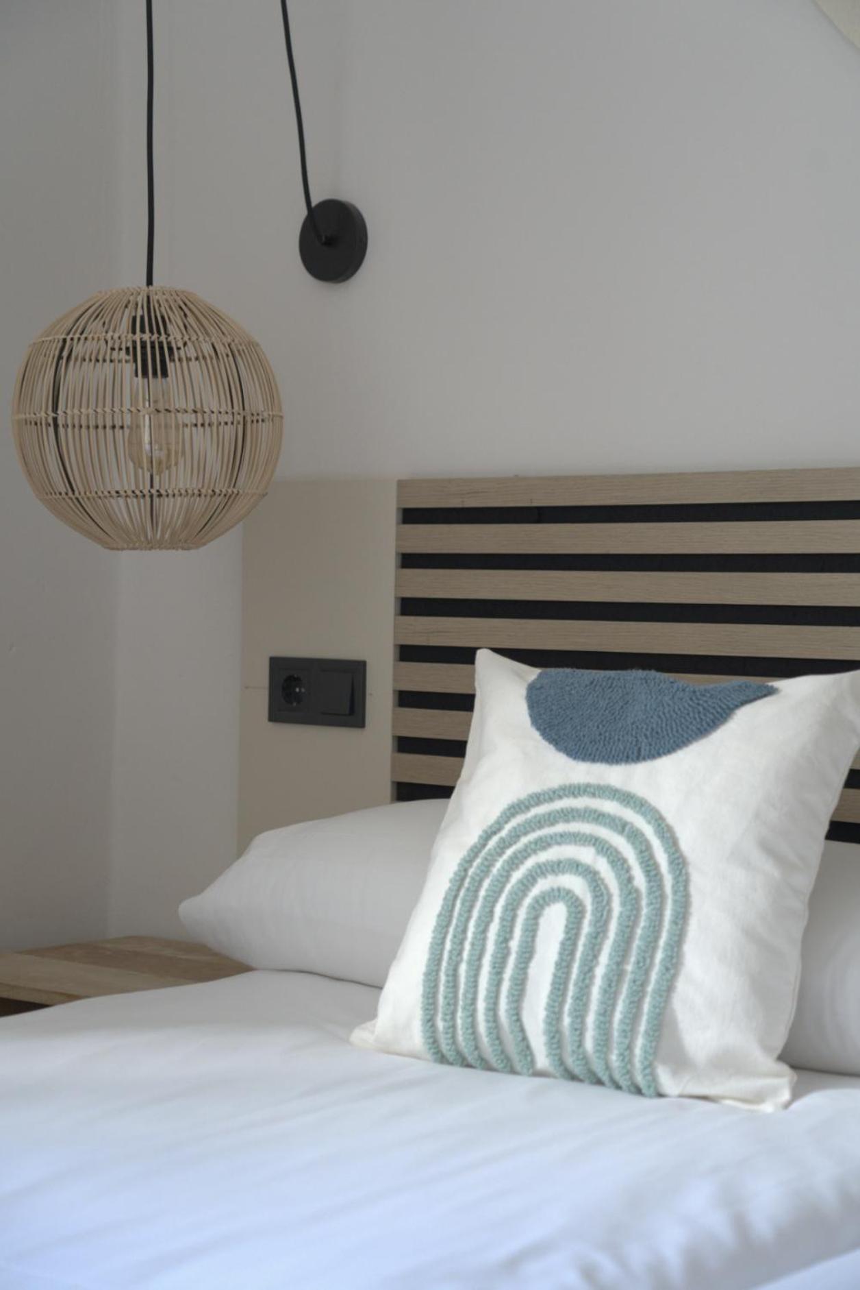 Apartamentos Ses Veles Cala Llonga  Exteriör bild