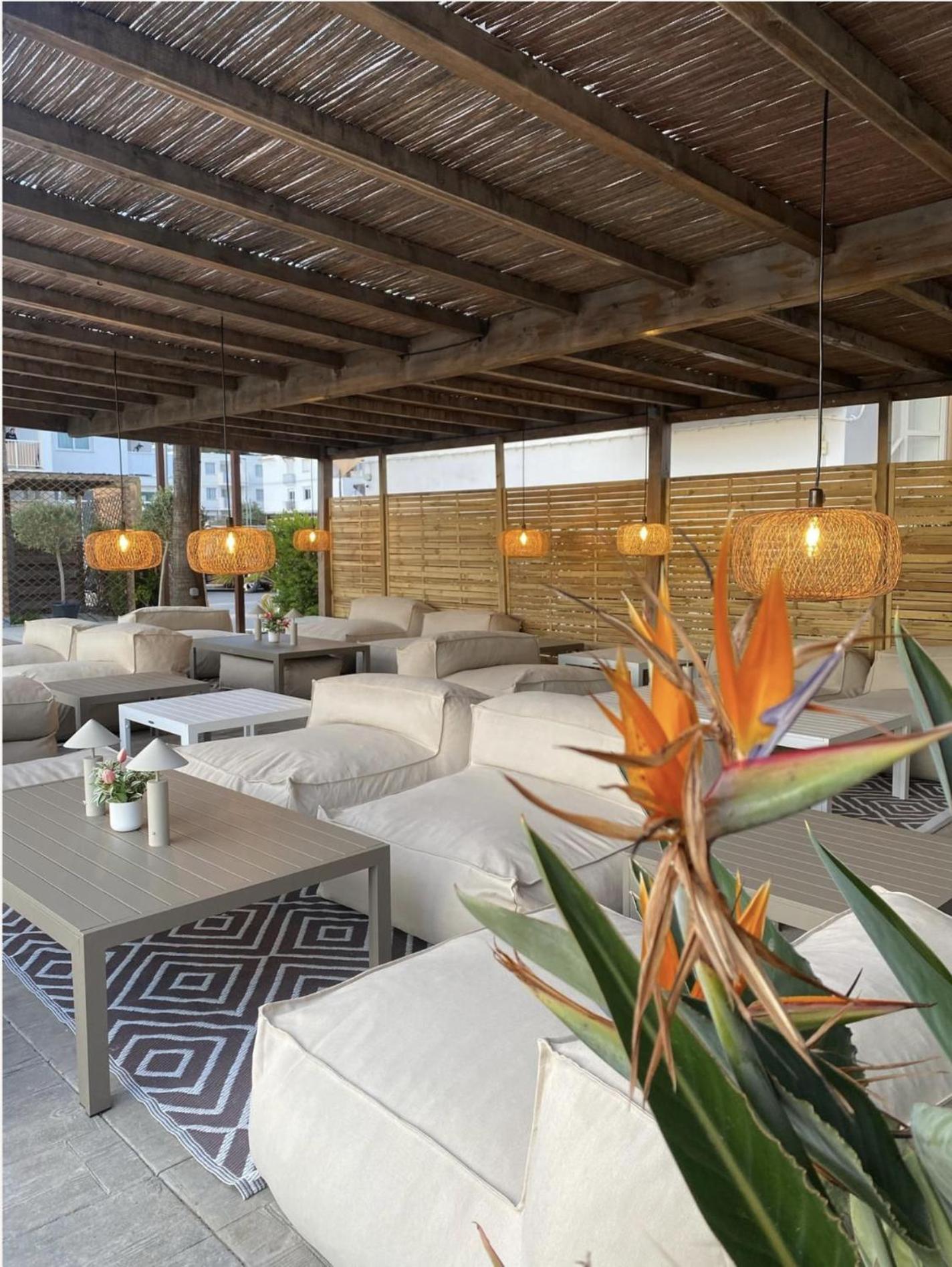Apartamentos Ses Veles Cala Llonga  Exteriör bild